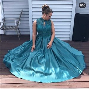 Teal alyce paris dress with beautiful detailing